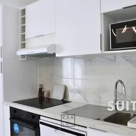 Kaala - Group Friendly And Paris With Free Parking Apartment