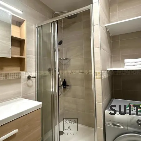 Kaala - Group Friendly And Paris With Free Parking Apartmán